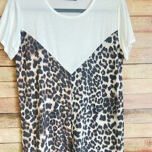 Chic Leopard Print Short Sleeve Top